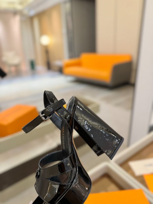 Босоножки фото 8