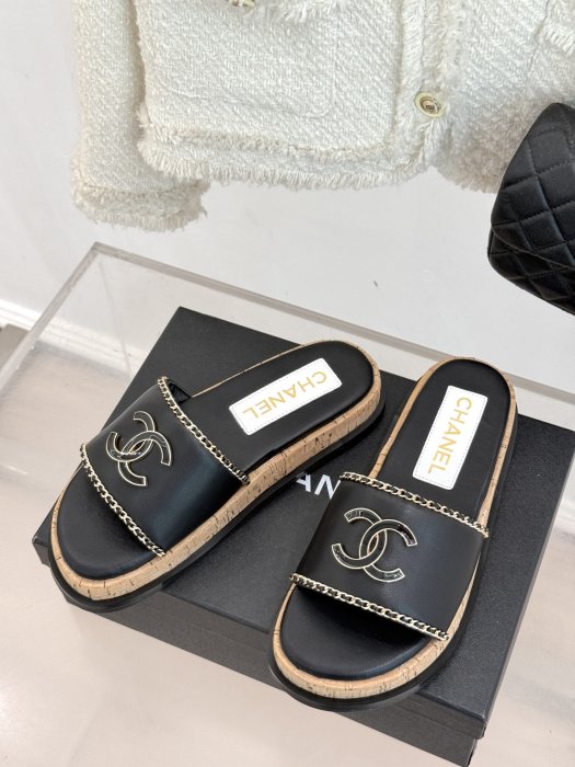 Шлепанцы фото 2