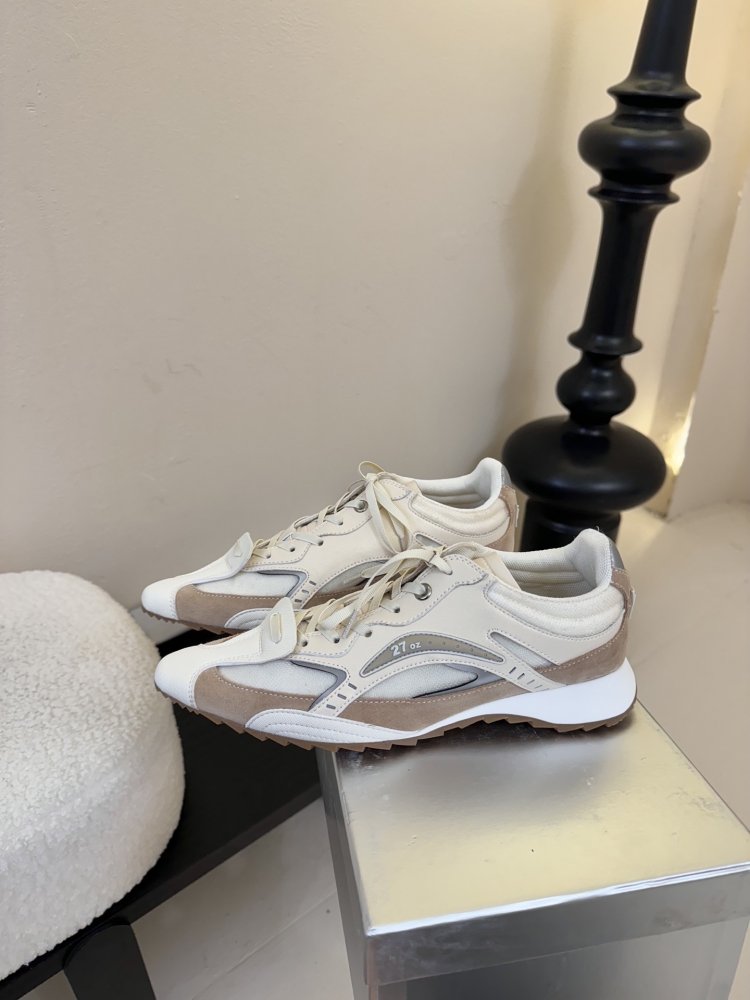 Кросівки жіночі фото 5