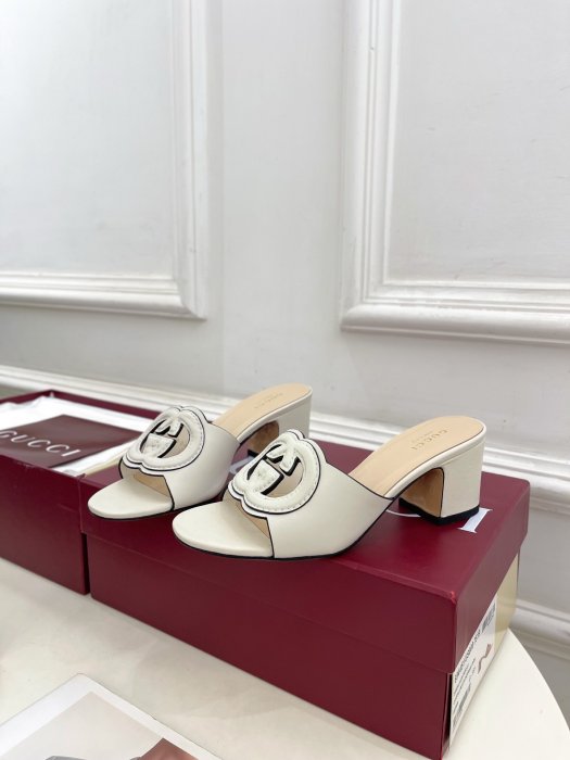 Босоножки фото 3