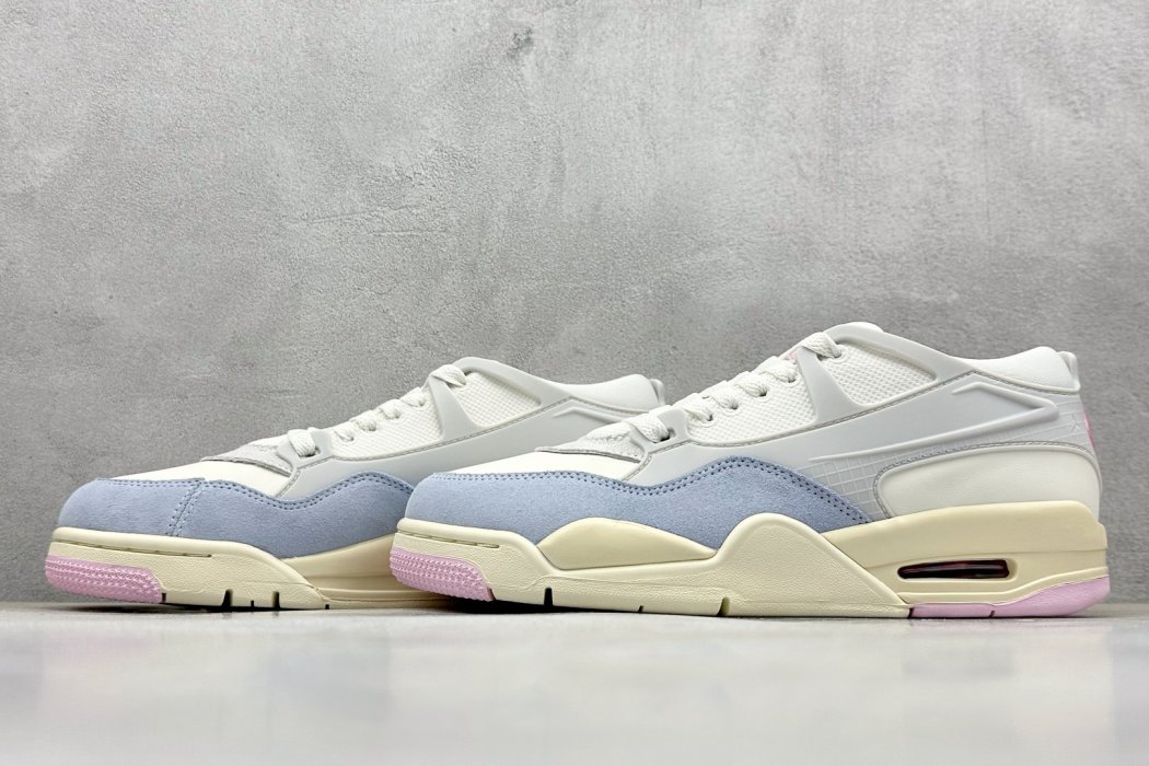 Кроссовки Nike Air Jordan 4 Retro фото 5