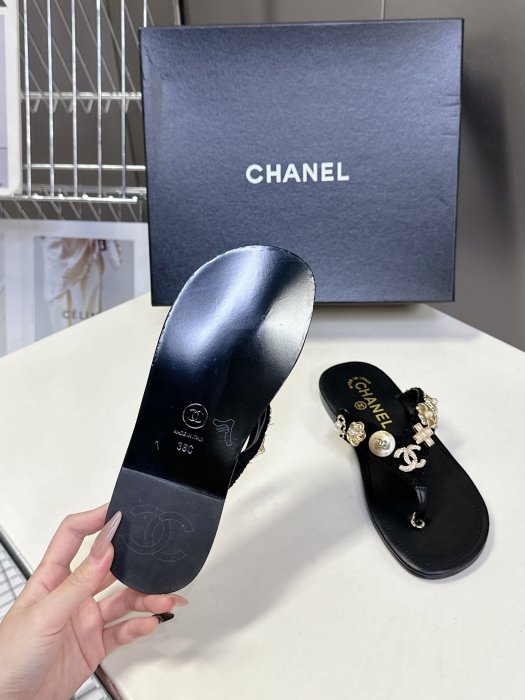 Шлепанцы фото 9