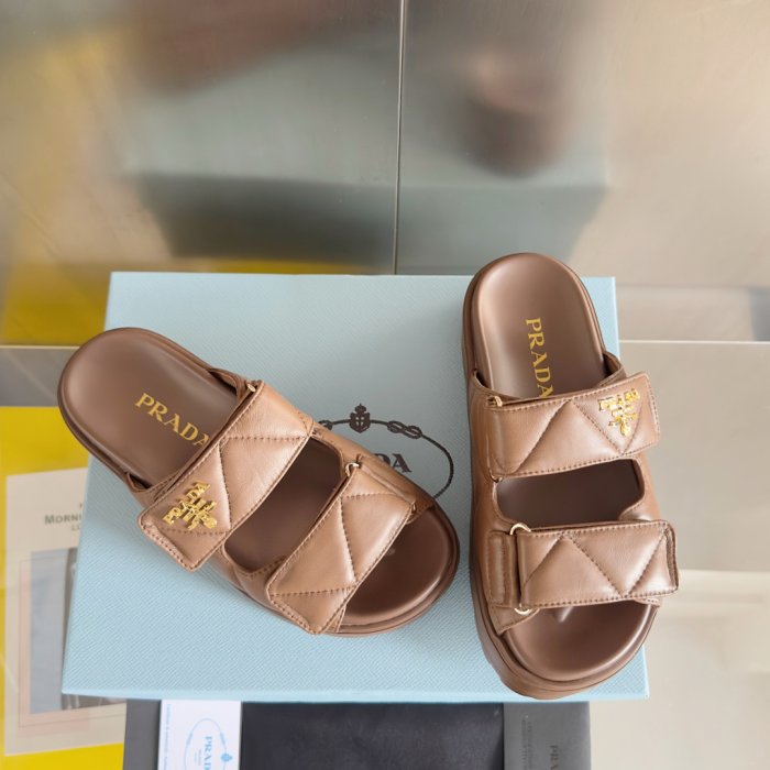 Шлепанцы фото 2