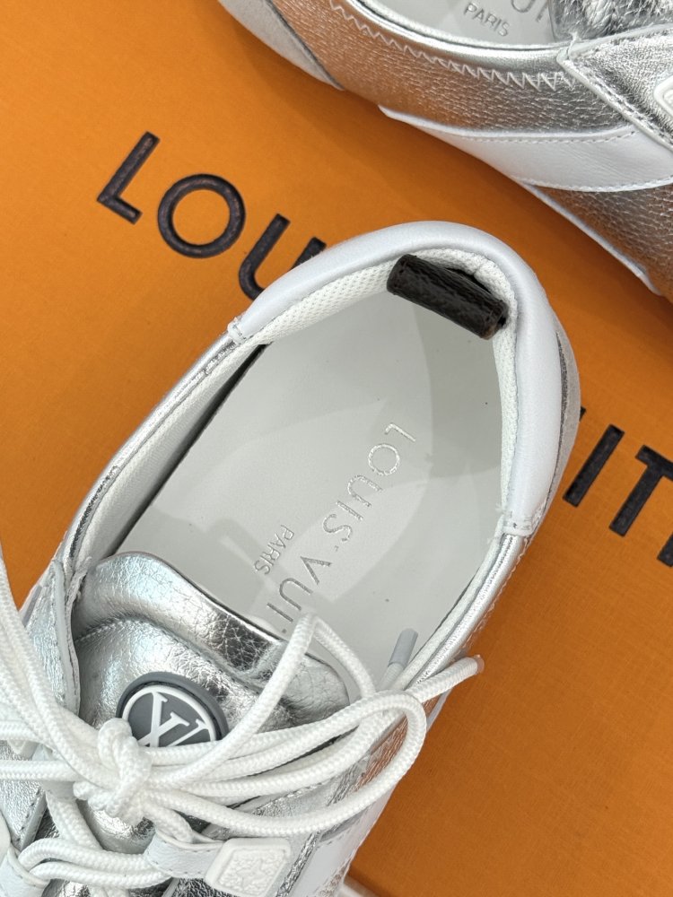 Кроссовки женские фото 8