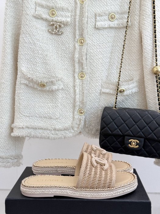 Шлепанцы женские