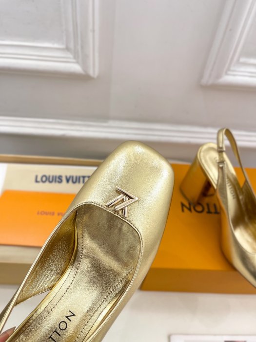 Босоножки фото 7