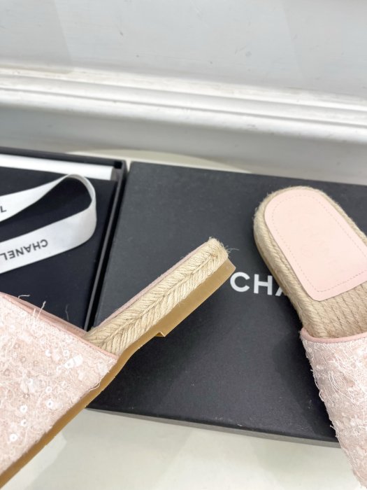 Шлепанцы женские фото 7