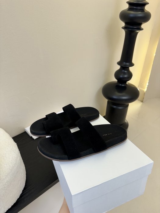 Шлепанцы женские фото 5