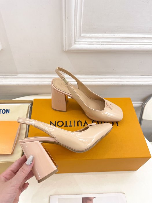 Босоножки фото 4