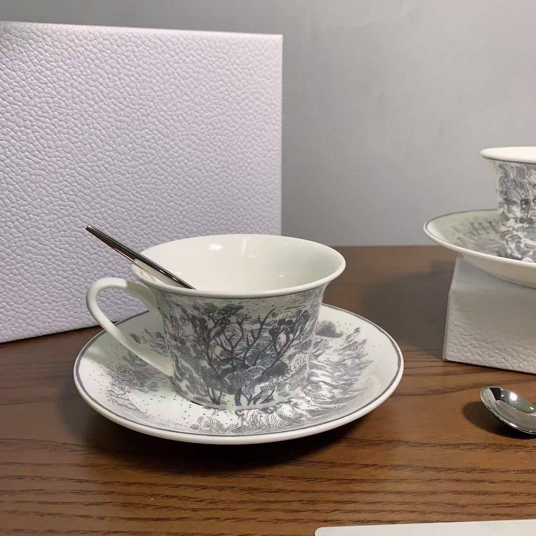 Набор чайных пар (2 чашки с блюдцами, 2 ложки) фото 2