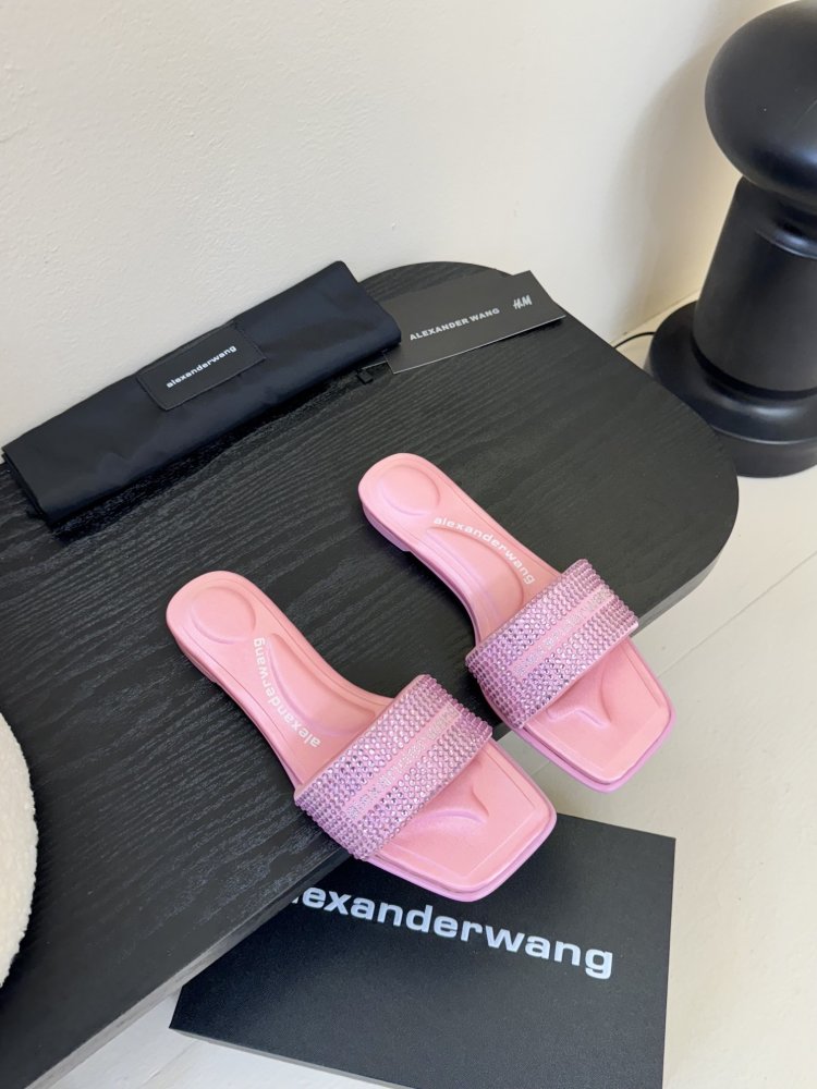 Шлепанцы женские