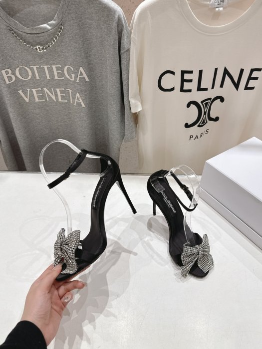 Босоніжки фото 4