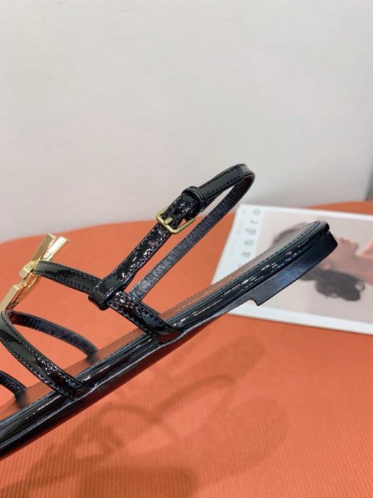 Босоножки фото 5