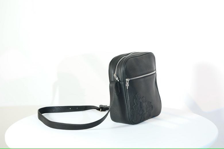 A bag across shoulder Taka фото 3