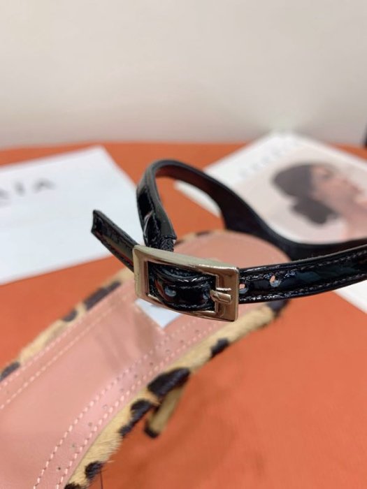 Босоножки фото 2