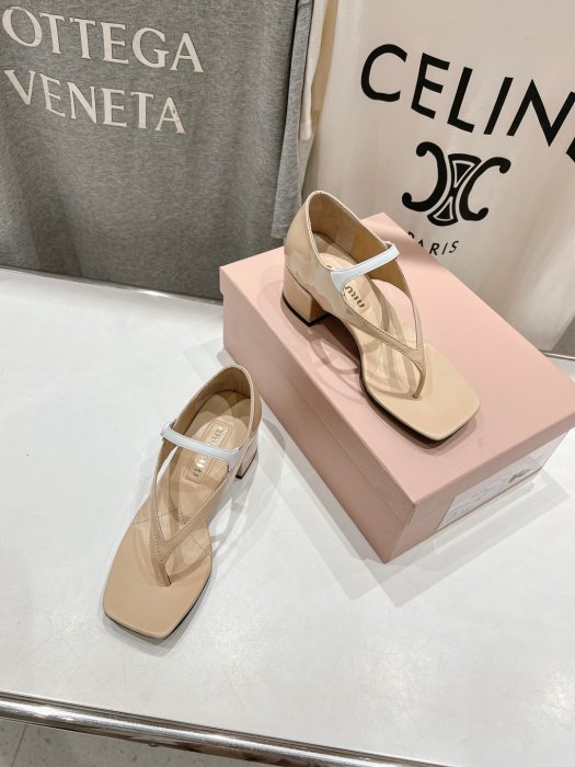 Босоножки фото 7