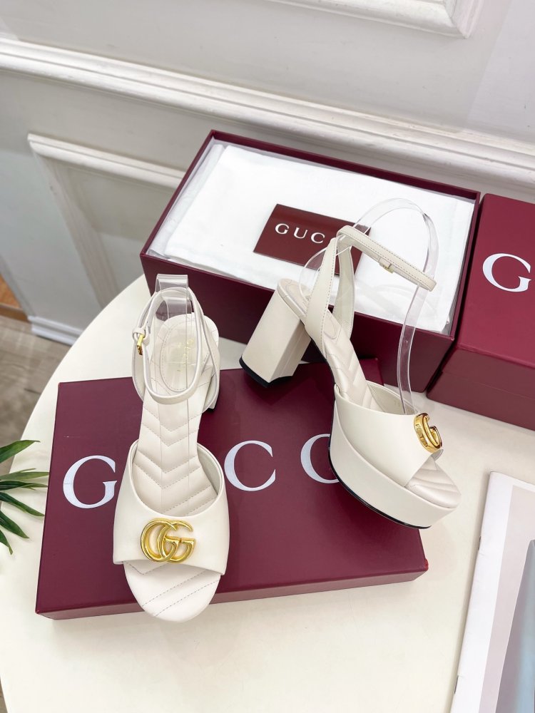 Босоножки фото 4