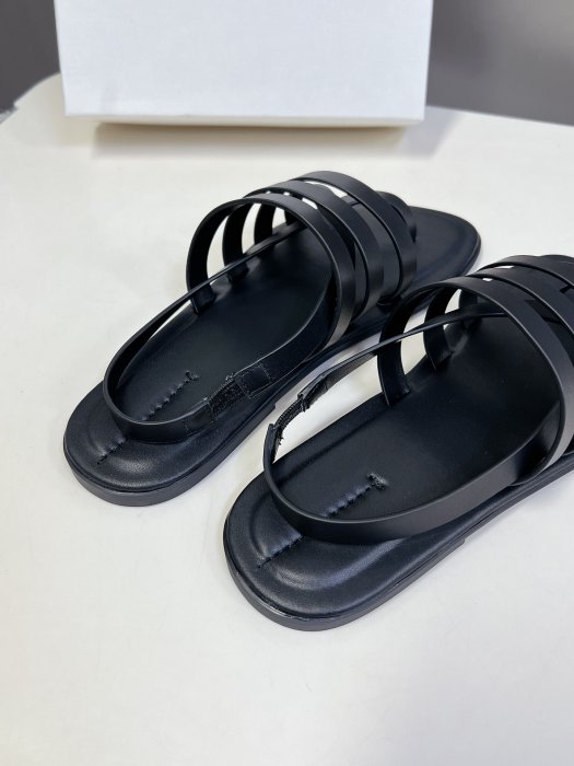 Шлепанцы фото 7