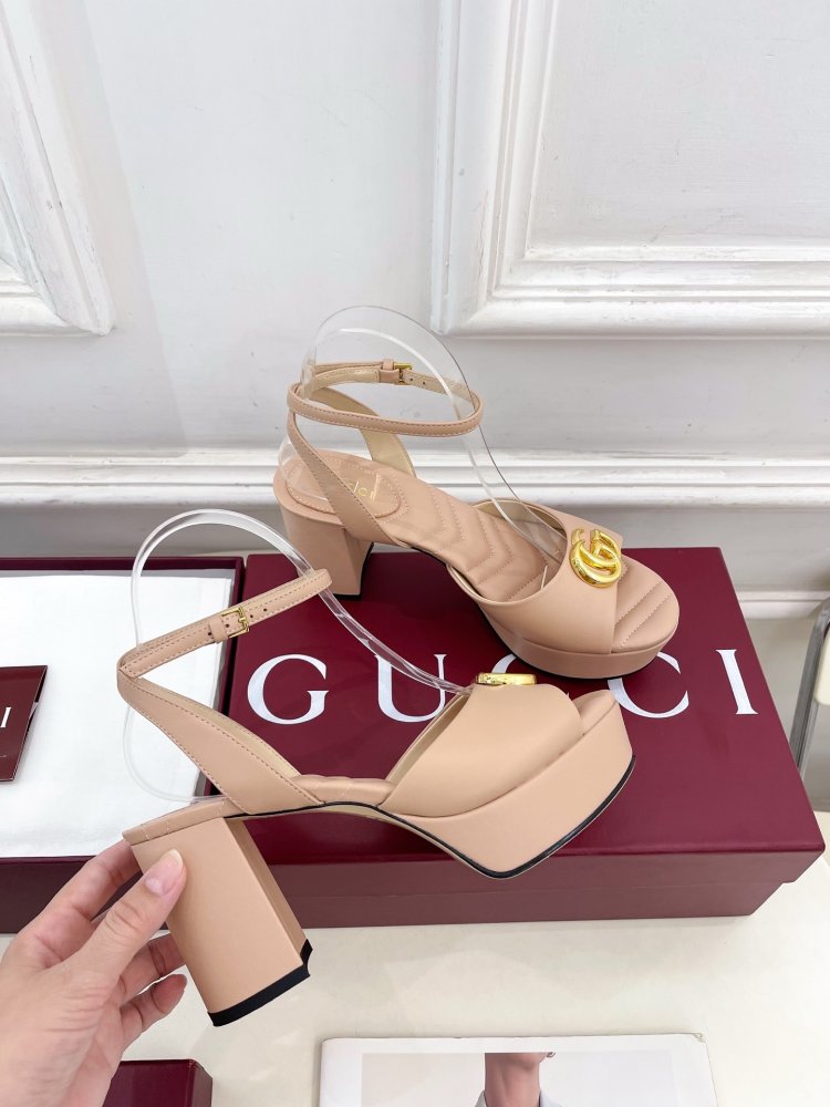 Босоножки фото 5