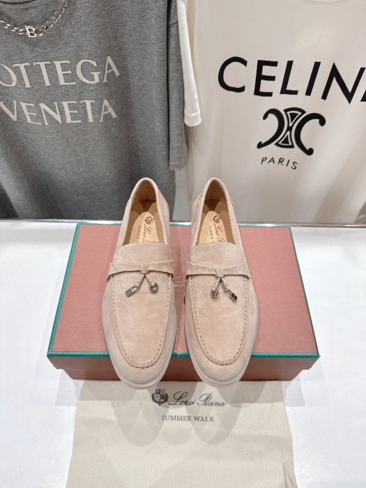 Лоферы женские