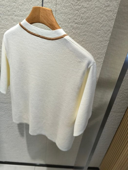 Футболка женская фото 3