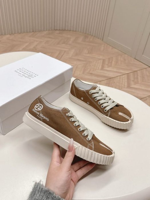 Кеди жіночі з роздвоєним носком фото 9