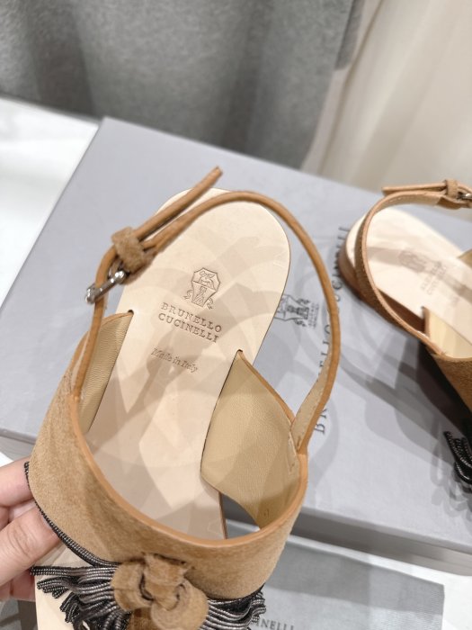 Сандалі жіночі фото 6