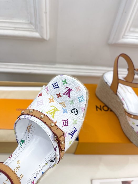 Босоножки фото 8