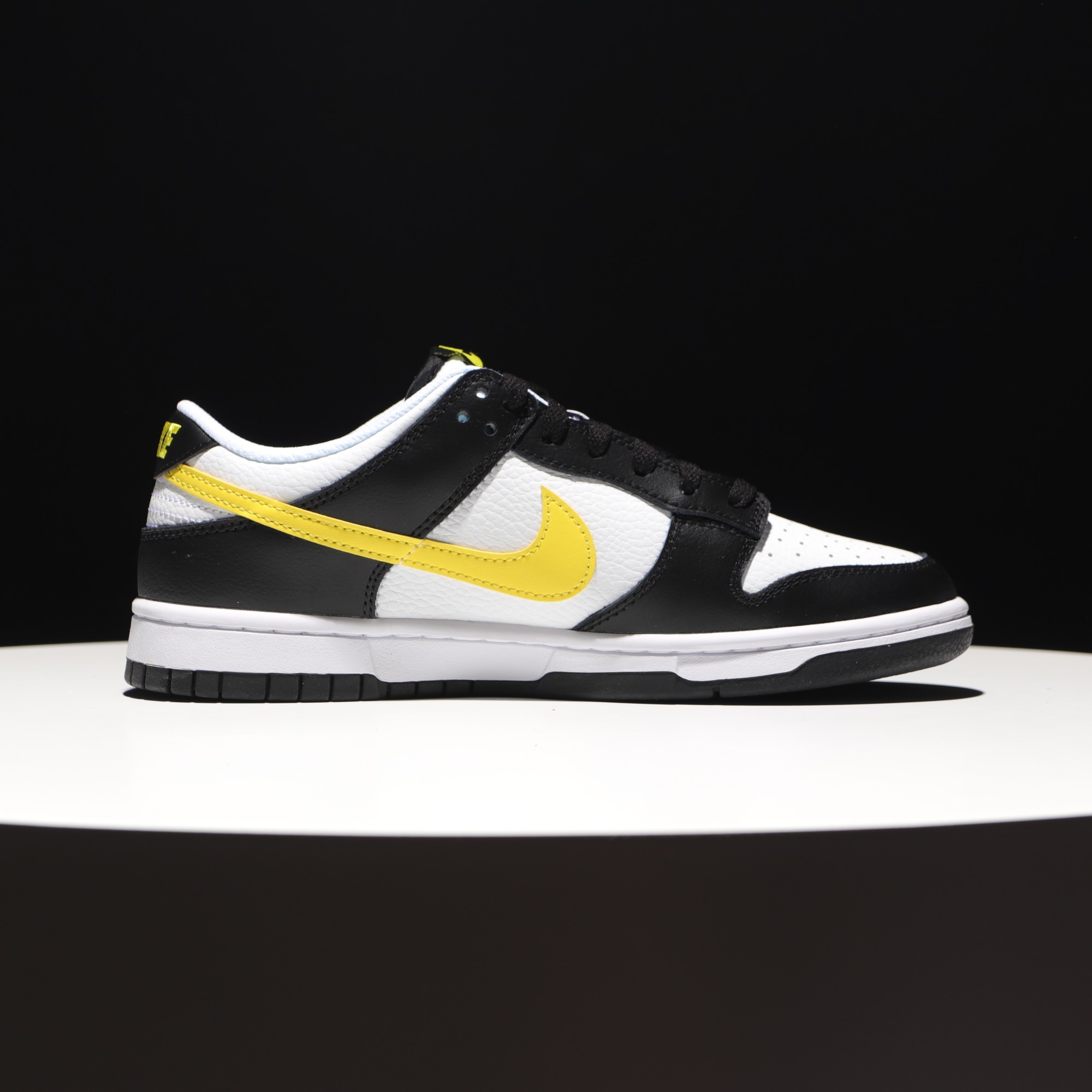 Sneakers Dunk Low FQ2431-001 фото 4