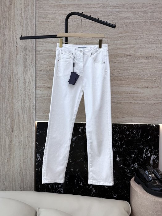 Джинси жіночі