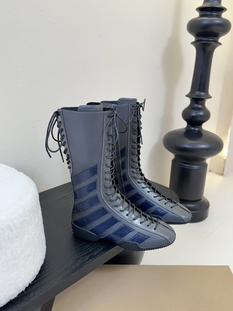 Чоботи жіночі на шнурівці фото 2