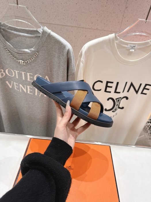 Шлепанцы женские фото 5