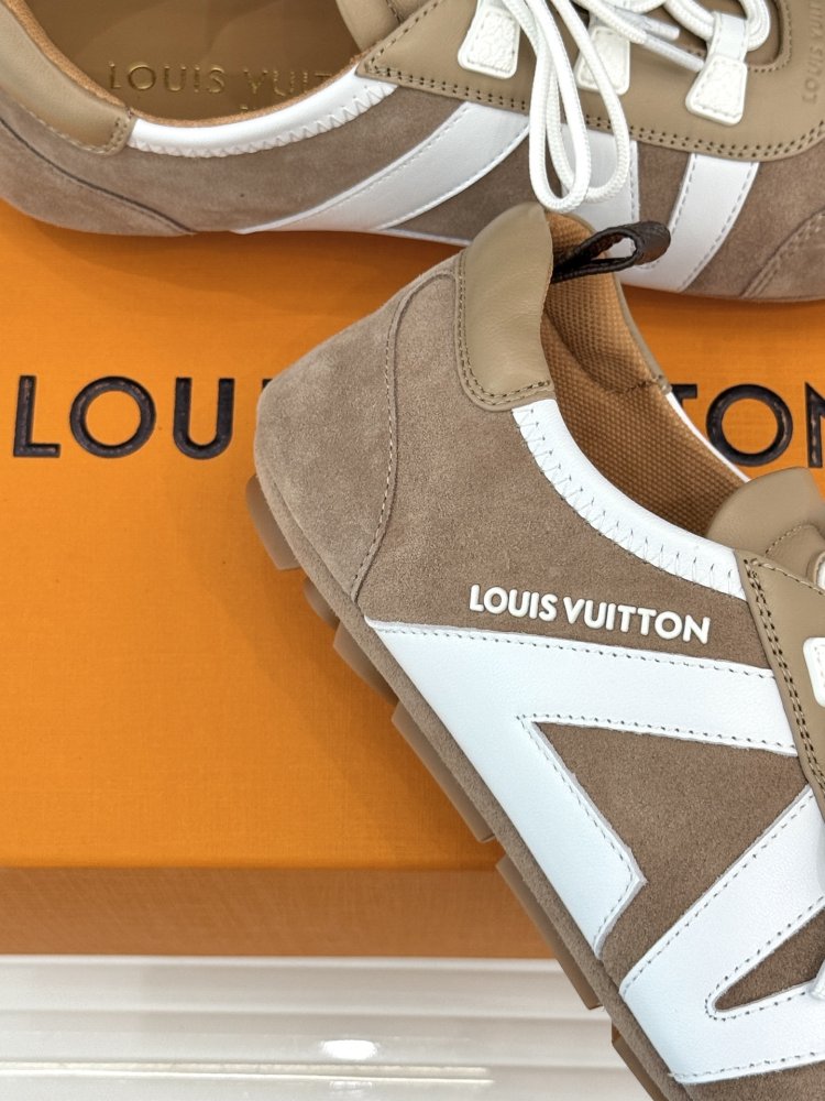 Кроссовки женские фото 6