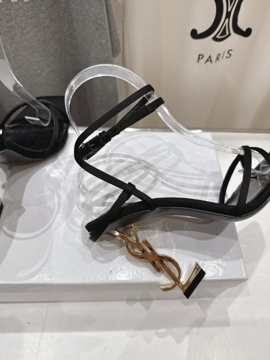 Босоножки фото 8