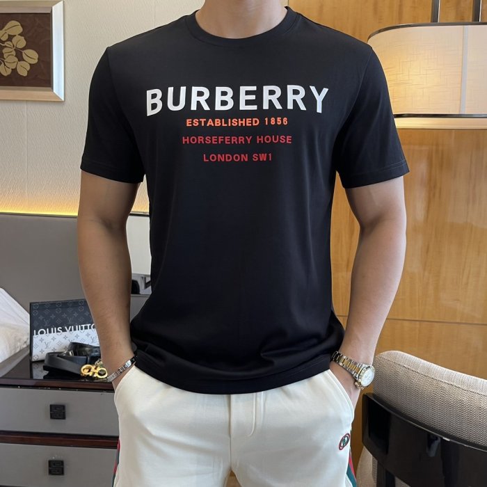 T shirt men s Burberry buy for 105 EUR in the UKRFashion store. luxury goods brand Burberry. Best quality