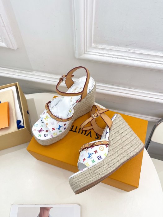 Босоножки фото 5