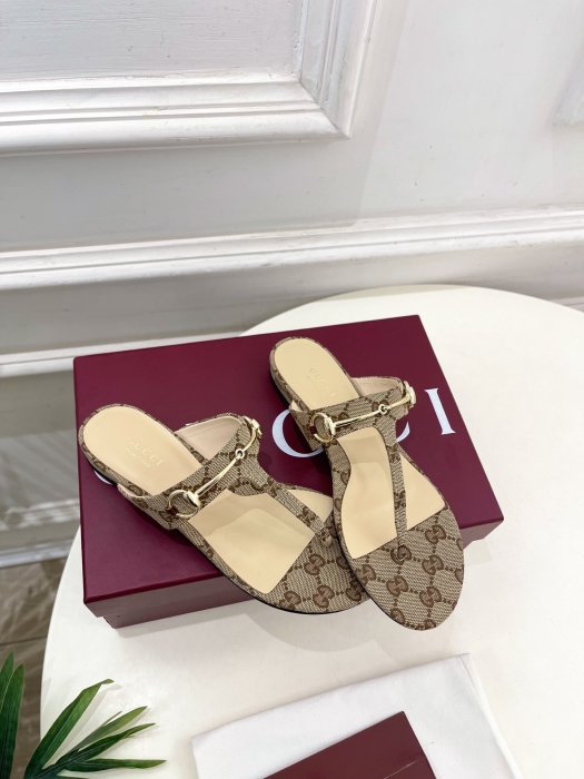 Босоножки фото 2