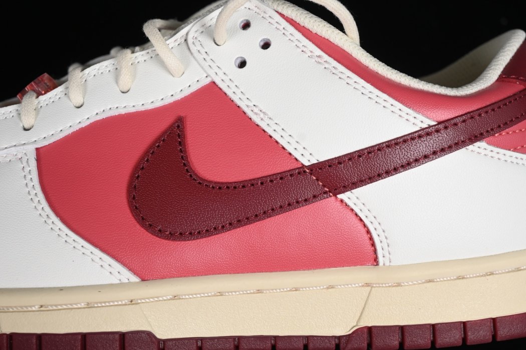 Кроссовки Dunk Low GS Valentine's Day фото 10