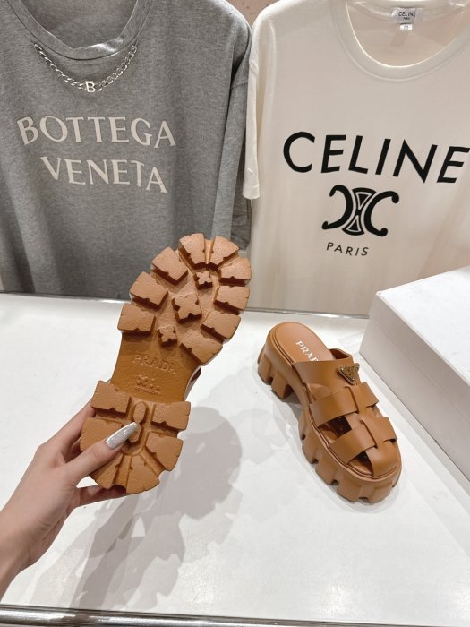 Шлепанцы фото 9