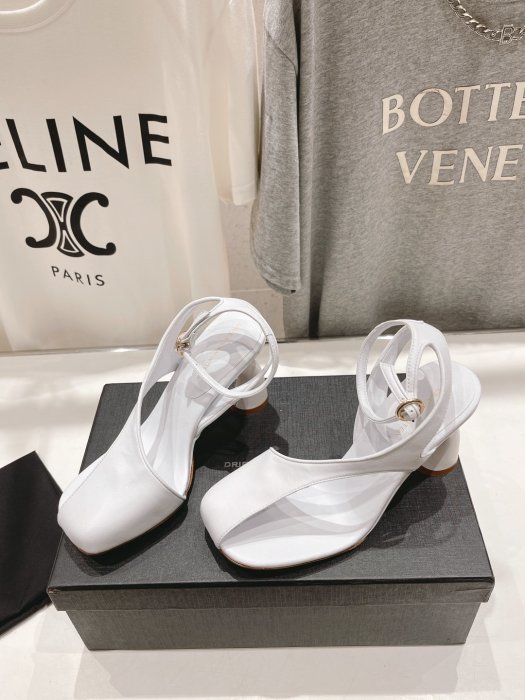 Босоножки фото 5