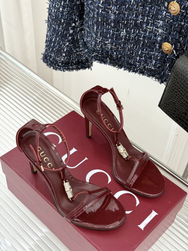 Босоножки фото 3