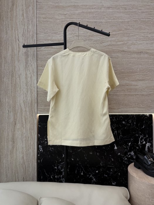 T-shirt women's фото 2