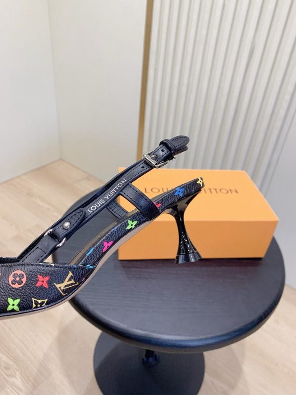 Босоножки фото 8