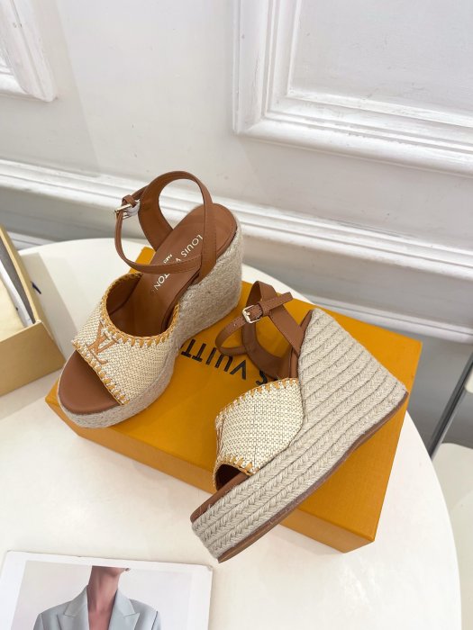 Босоножки фото 5