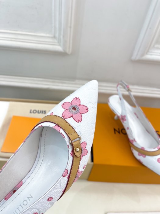 Босоножки фото 6