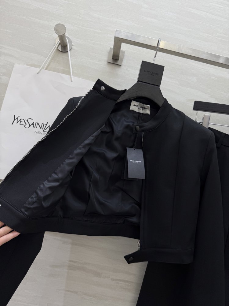 Костюм женский фото 8