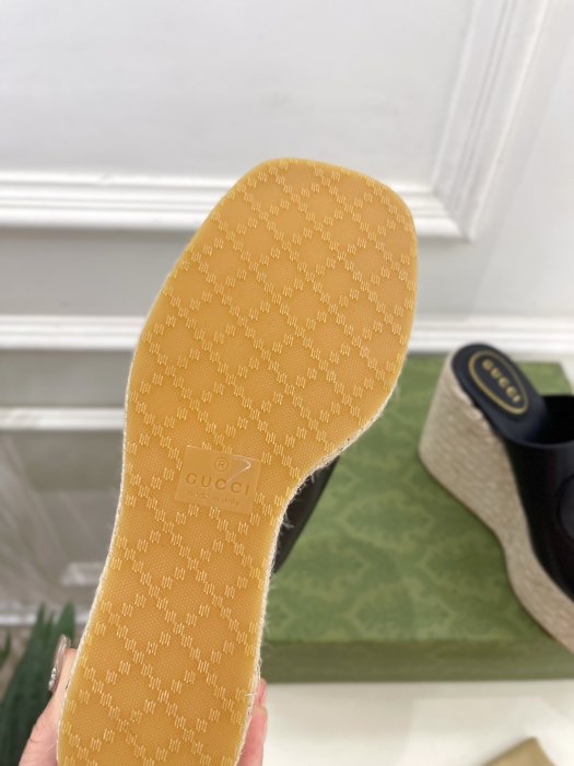 Босоножки фото 9