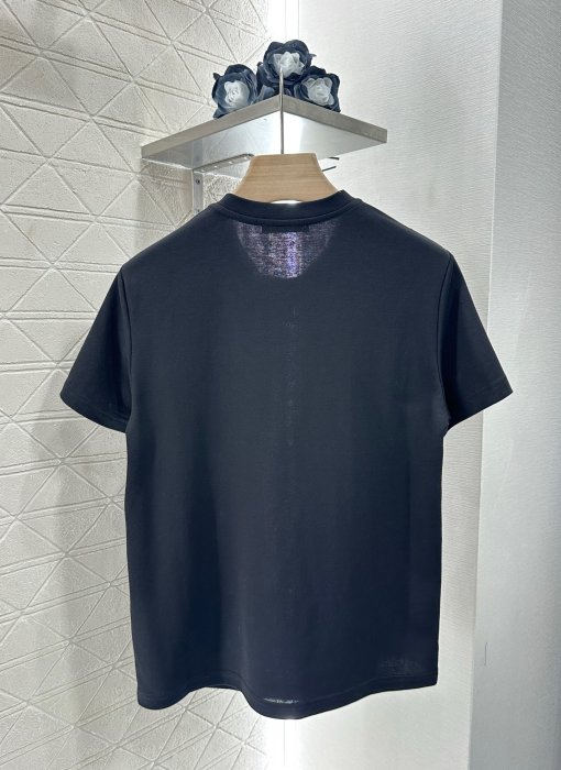 T-shirt women's фото 2