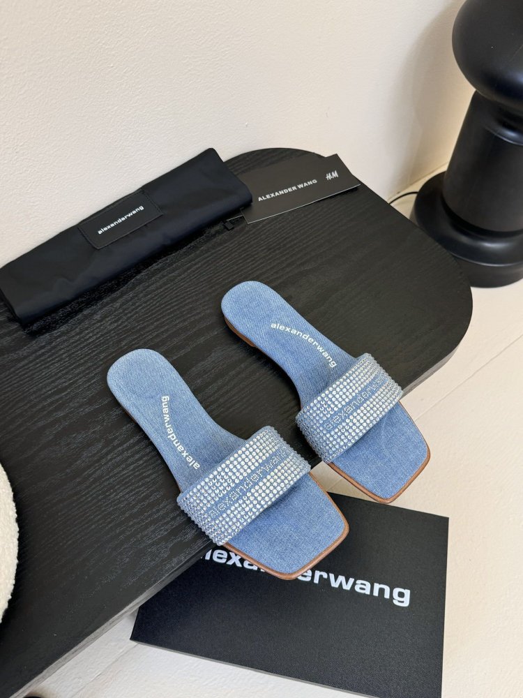 Шлепанцы женские