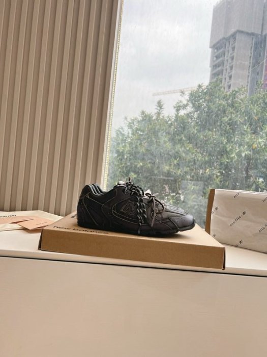 Кроссовки кожаные Miu Miu x New Balance фото 4